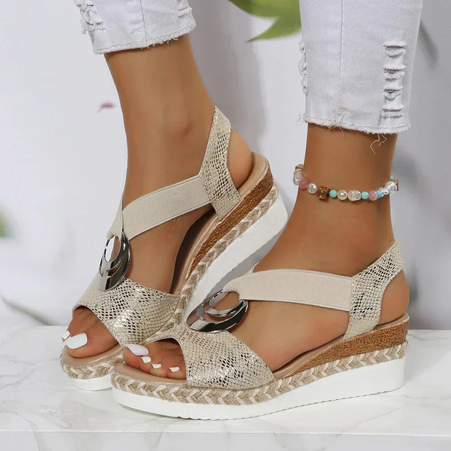 Viola - Comfortabele orthopedische sandalen met sleehak