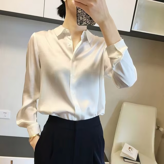 Paige – Elegante satijnen blouse