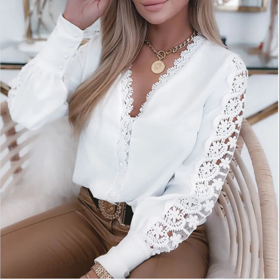 Zanaya – Elegante blouse met kanten rand