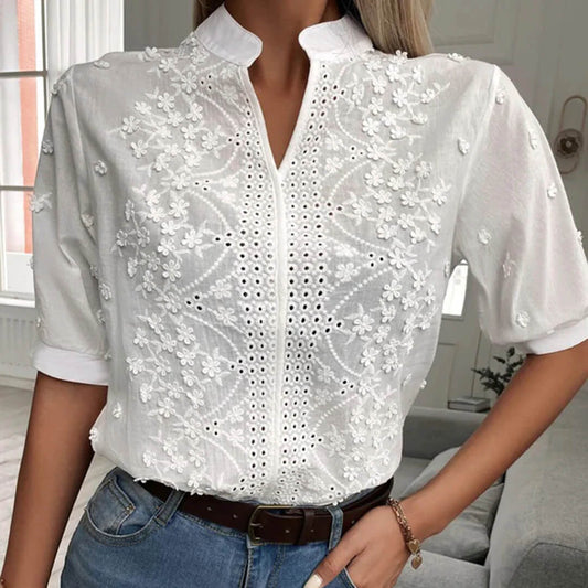 Darlyne – Elegante geborduurde blouse